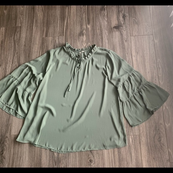 boho flowy sage green boho festival popover flirty blouse Feminine ruffles 18/20 - Picture 8 of 8